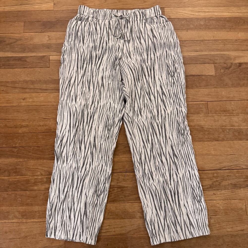 JM Collection Women's White Grey Abstract Printed Pants - Size M
b85